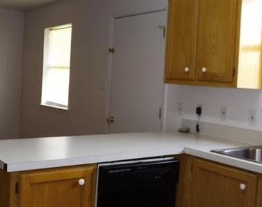 809 Shady Grove Drive - Photo Thumbnail 6