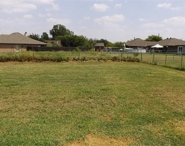 809 Shady Grove Drive - Photo Thumbnail 17