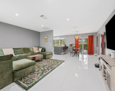 10497 Nw 4th Street - Photo Thumbnail 4