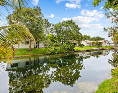10497 Nw 4th Street - Photo Thumbnail 3