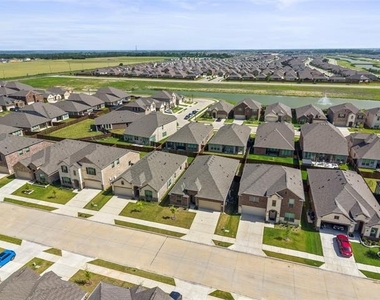 147 Starfall Drive - Photo Thumbnail 28