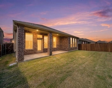 147 Starfall Drive - Photo Thumbnail 29