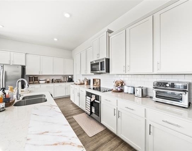 147 Starfall Drive - Photo Thumbnail 13