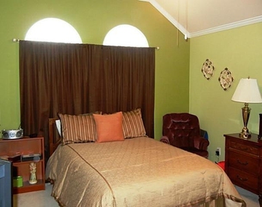 1606 Mapleleaf Fall - Photo Thumbnail 9