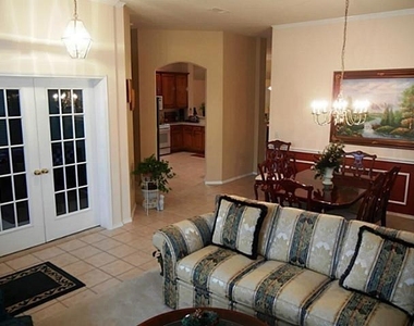 1606 Mapleleaf Fall - Photo Thumbnail 1