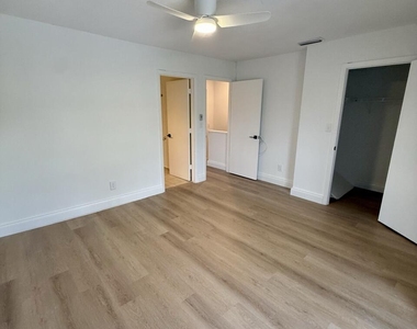 3104 Poolside Drive - Photo Thumbnail 14