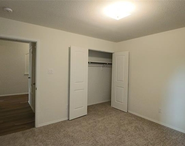 2437 Opaline Drive - Photo Thumbnail 36