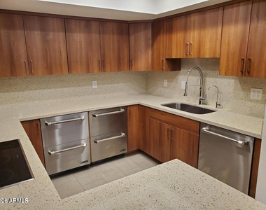 4200 N Miller Road - Photo Thumbnail 5