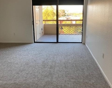 4200 N Miller Road - Photo Thumbnail 9