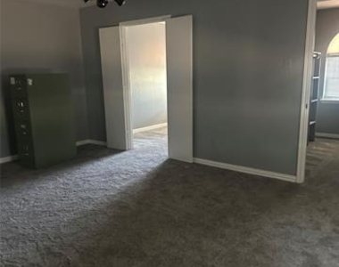 4412 W Dickson Lane - Photo Thumbnail 1