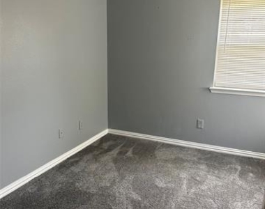 4412 W Dickson Lane - Photo Thumbnail 13