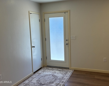 10024 W Denham Drive - Photo Thumbnail 2