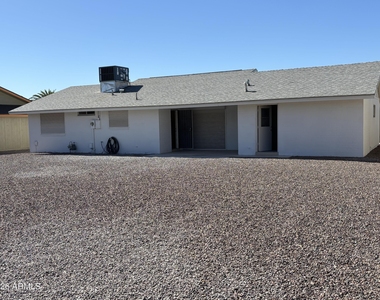 10024 W Denham Drive - Photo Thumbnail 13