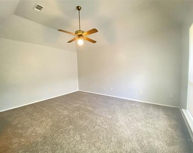 6101 Meadowside Trail - Photo Thumbnail 10
