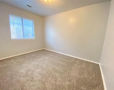 6101 Meadowside Trail - Photo Thumbnail 14