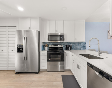 14500 Stirling Way - Photo Thumbnail 5