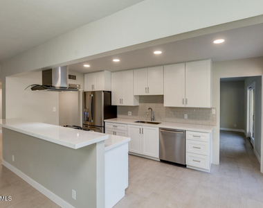 554 W 19th Street - Photo Thumbnail 16