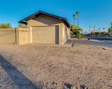 554 W 19th Street - Photo Thumbnail 47