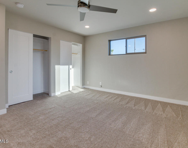 554 W 19th Street - Photo Thumbnail 31