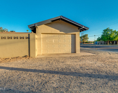 554 W 19th Street - Photo Thumbnail 46