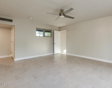 554 W 19th Street - Photo Thumbnail 7