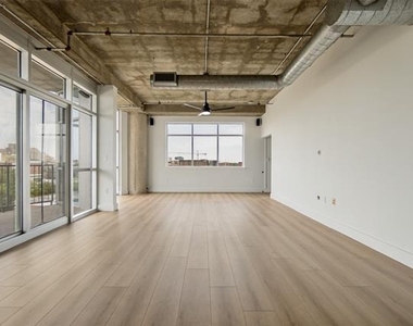 1001 Belleview Street - Photo Thumbnail 7