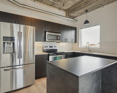 1001 Belleview Street - Photo Thumbnail 10