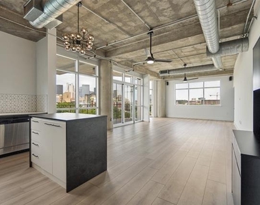 1001 Belleview Street - Photo Thumbnail 8