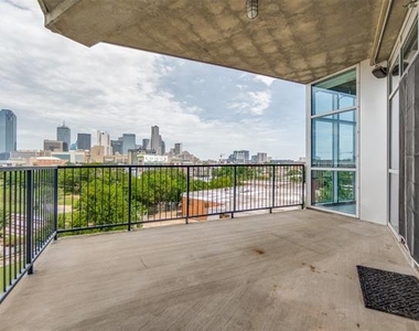 1001 Belleview Street - Photo Thumbnail 2