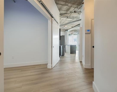 1001 Belleview Street - Photo Thumbnail 14