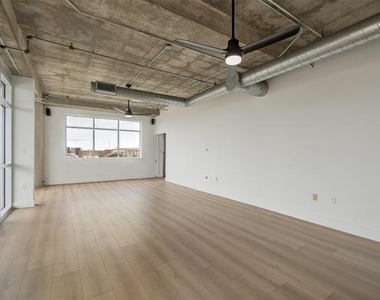 1001 Belleview Street - Photo Thumbnail 17