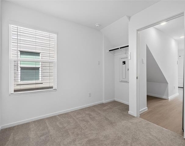 1031 Bishop Creek Drive - Photo Thumbnail 12