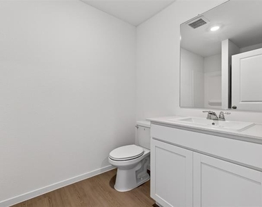 1031 Bishop Creek Drive - Photo Thumbnail 13