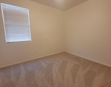 23204 N 175th Lane - Photo Thumbnail 13