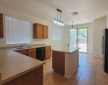 23204 N 175th Lane - Photo Thumbnail 6
