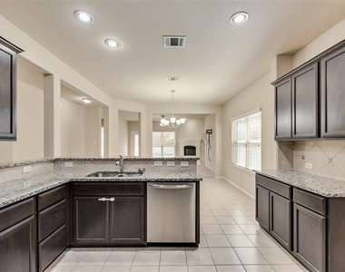 9825 Prairie Dog Lane - Photo Thumbnail 5