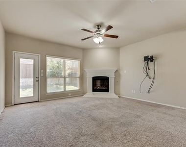 9825 Prairie Dog Lane - Photo Thumbnail 2
