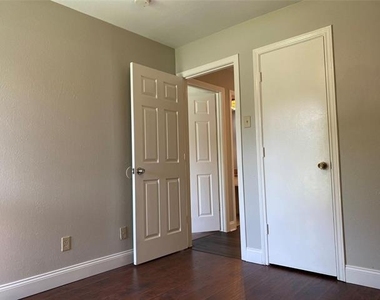 161 S Heartz Road - Photo Thumbnail 8