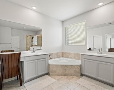 3016 Prairie Trail Avenue - Photo Thumbnail 11
