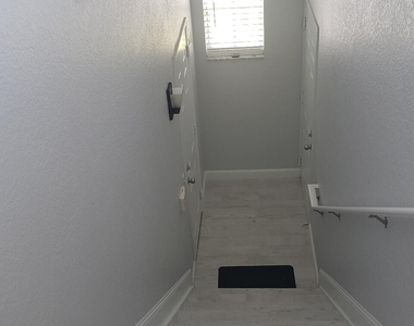 1005 Belmont Place - Photo Thumbnail 27