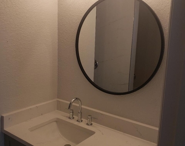 1005 Belmont Place - Photo Thumbnail 18