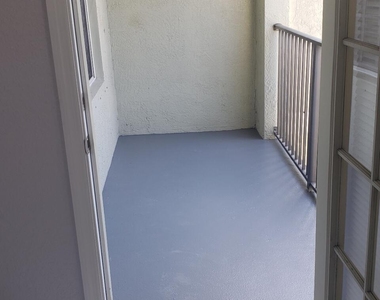 1005 Belmont Place - Photo Thumbnail 9