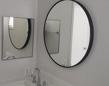 1005 Belmont Place - Photo Thumbnail 20