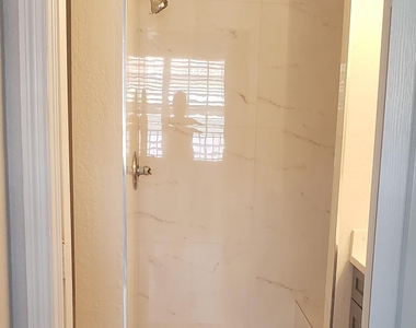 1005 Belmont Place - Photo Thumbnail 17