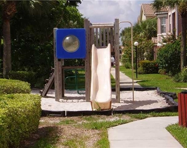1005 Belmont Place - Photo Thumbnail 30