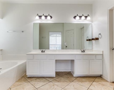 610 Crockett Drive - Photo Thumbnail 16