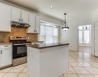 610 Crockett Drive - Photo Thumbnail 11