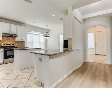 610 Crockett Drive - Photo Thumbnail 13