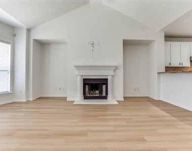 610 Crockett Drive - Photo Thumbnail 6