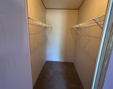 6105 Eagle Court - Photo Thumbnail 18